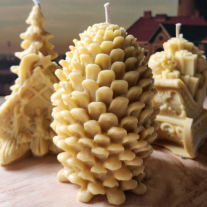 Large Beeswax Pine Cone
